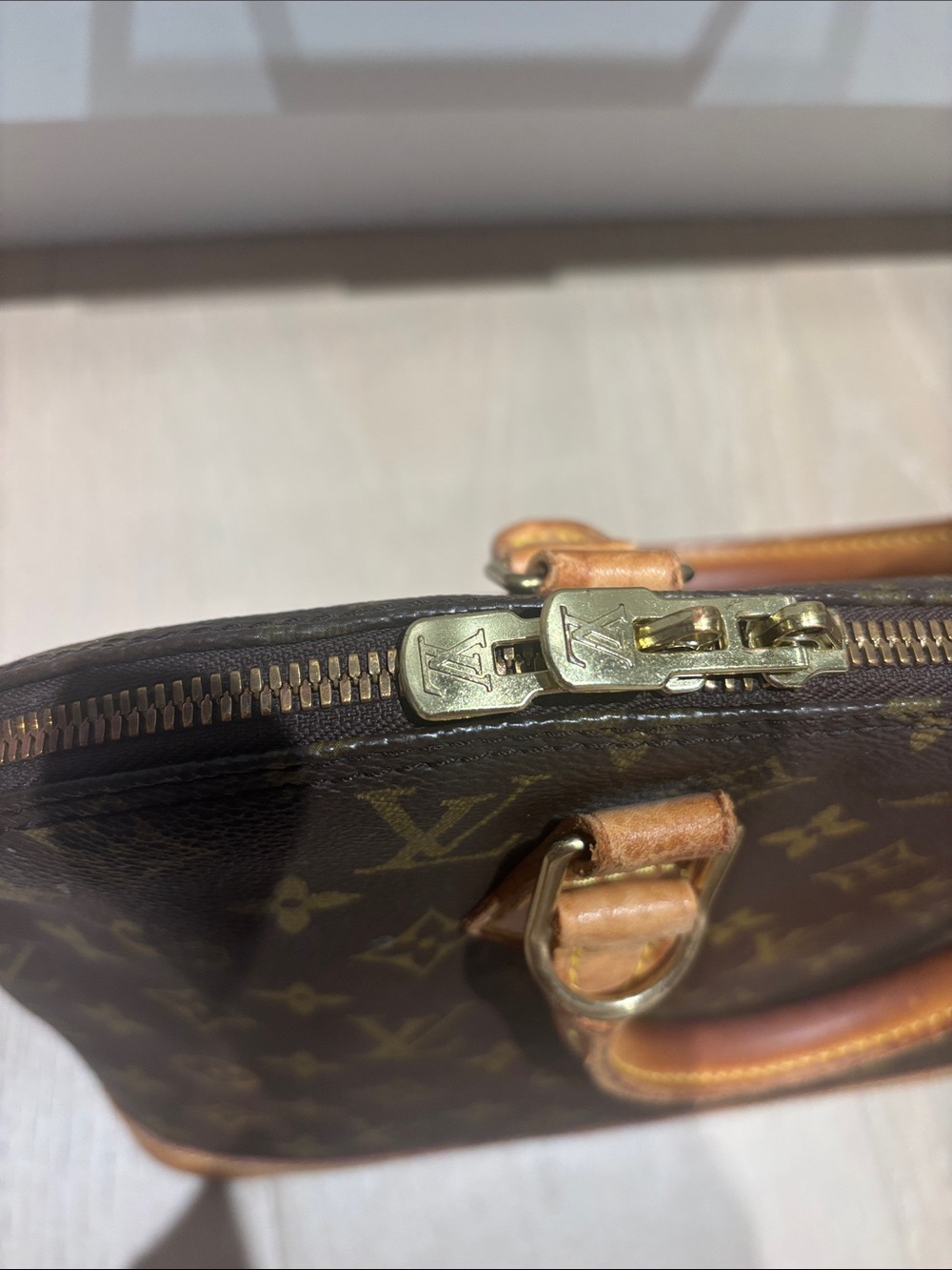 Louis Vuitton alma MM bag - Picture 11 of 11